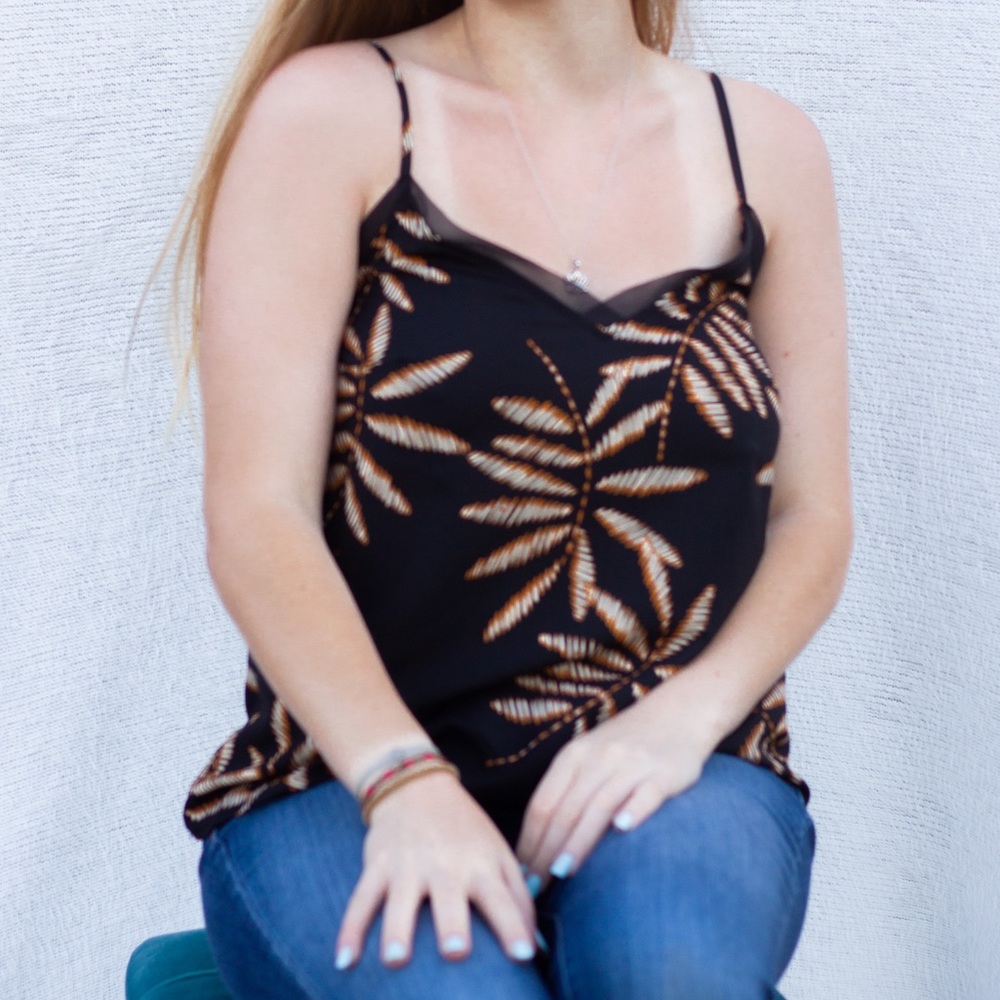 Black patterned tank - Picture 4 of 4